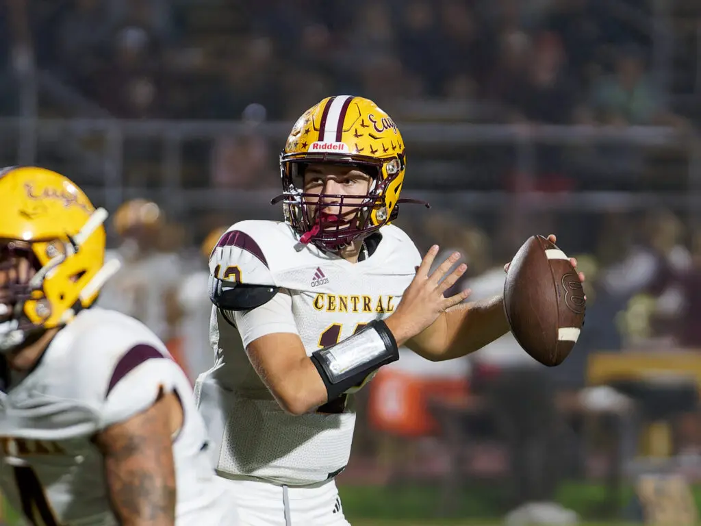 Central Regional senior quarterback Joe Vezzosi. (Bob Badders | rpbphotography.com).