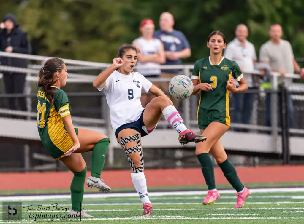Howell Madelyn Roberto - Shore Sports Insider Madelyn Roberto receives a pass against RBC. (Photo by Tom Smith) - Howell Madelyn Roberto