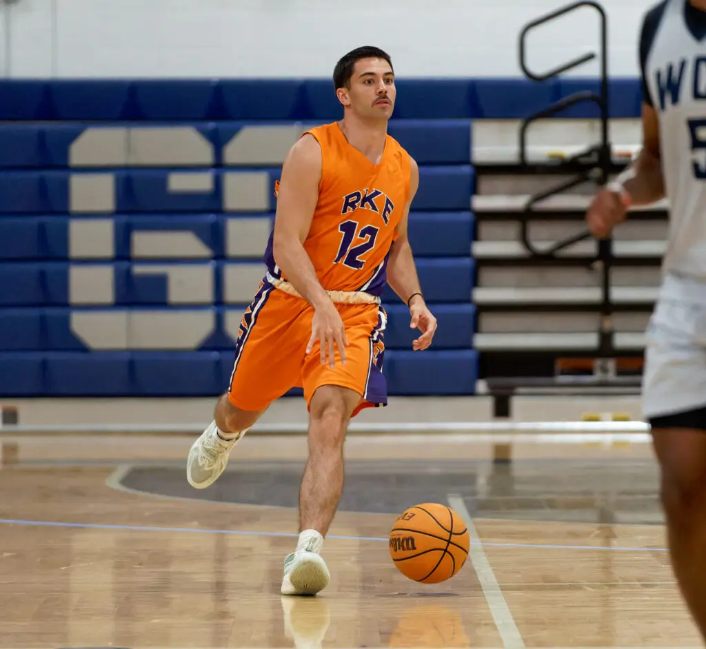 JSBL-18 - Shore Sports Insider Peter Gorman during opening-night JSBL action. (Photo: Bob Badders | rpbphotography.com) - JSBL-18