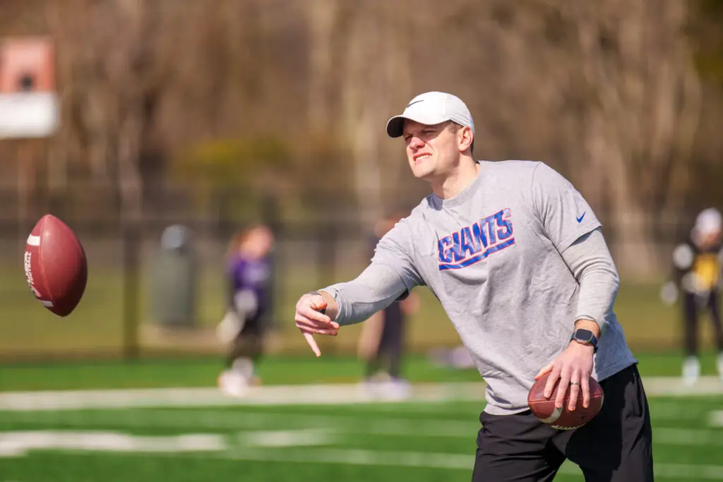 Ryan Nassib Giants - Shore Sports Insider Former New York Giants Quarterback Ryan Nassib snaps the ball to a quarterback (Photo by Patrick Olivero) - Ryan Nassib Giants