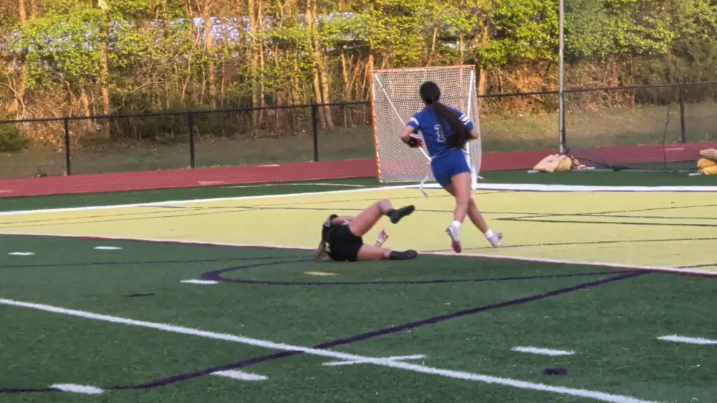 Lia Gordon Holmdel - Shore Sports Insider Holmdel wide receiver Lia Gordon had a 17-yard TD catch that snapped a 14-14 tie in the fourth quarter. (Photo by Scott Stump) - Lia Gordon Holmdel