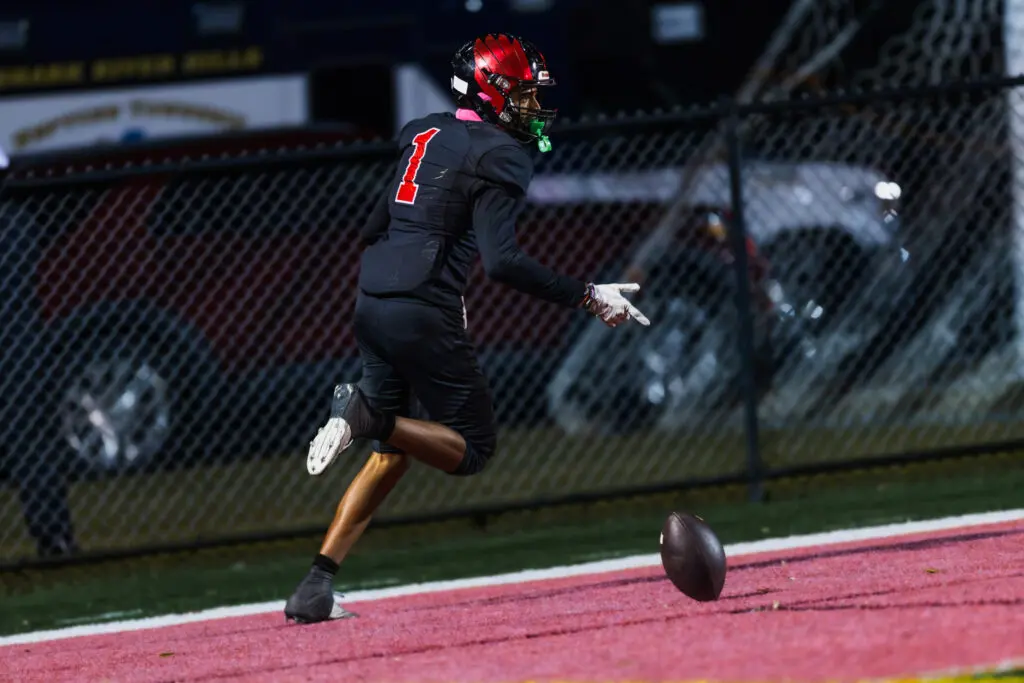 Neptune Daaron Lynch - Shore Sports Insider Neptune wideout Daaron Lynch (Photo by SidelineSamsShots) - Neptune Daaron Lynch