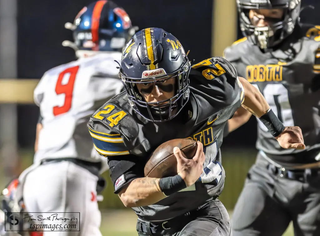 Toms River North Lucas Elias - Shore Sports Insider Toms River North running back Lucas Elias rushed for six touchdowns against Manalapan (Photo by Tom Smith/tspsportsimages.com) - Toms River North Lucas Elias