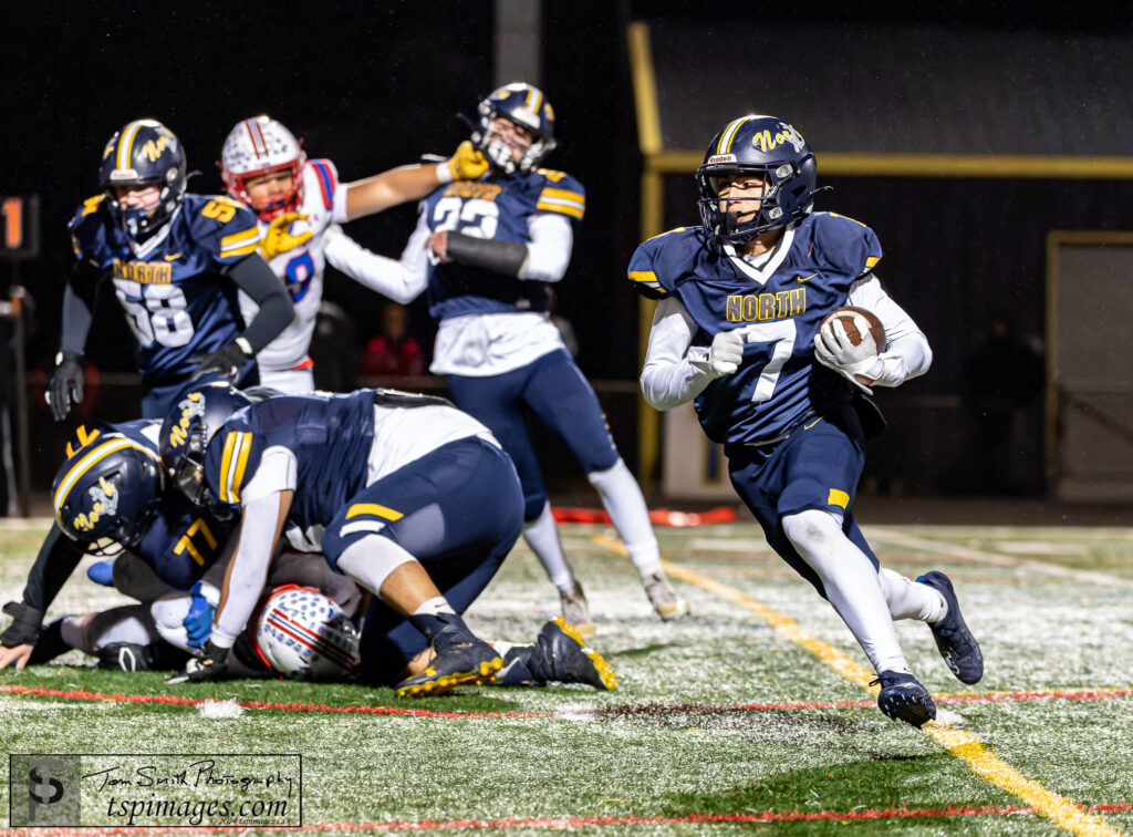 Toms River North sophomore Cole Garrison scored a pair of touchdowns in the Mariners' win over Washington Township. (Photo: Tom Smith | tspimages.com) - TRN Cole Garrison