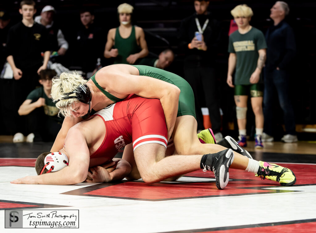 Brick Memorial senior Ben Szuba won 10-6 over Delsea's Sal Marchese during the NJSIAA Group 3 state final at Rutgers University. (Photo credit: Tom Smith | tspsportsimages.com).