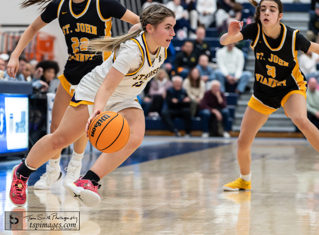 Belle Alvarado breaking SJV press in the SCT semifinal round at RW Barnabas Arena on 2/18/25. Photo by Tom Smith - SCT Semi St Rose Belle Alvarado 3