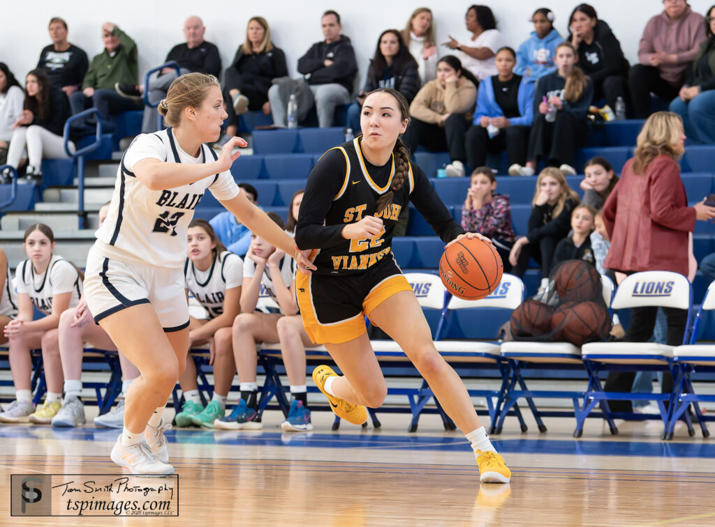 Madison Kocis against Blair in the Boardwalk Classic at Georgian Court on 1/12/25. Photo by Tom Smith - SJV Madison Kocis