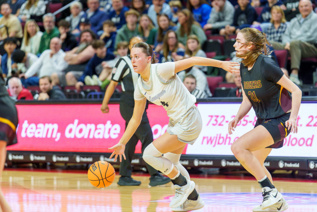 Manasquan's Grace Love finished with 10 points in the Group 2 Championship at Rutgers University on 03/16/25. Photo by Patrick Olivero - ManasquanGirls_StateChampionship_3-16-25_Samples-16