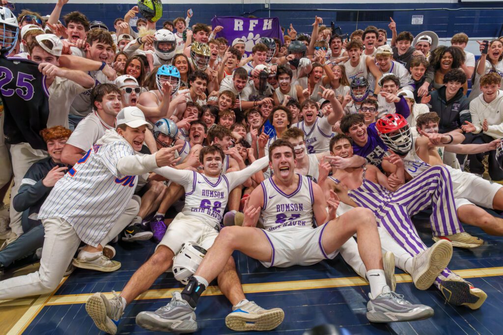 Rumson-Fair Haven celebrates winning the Central Jersey Group 2 title (Photo by Patrick Olivero) - Rumson Sectional Champions
